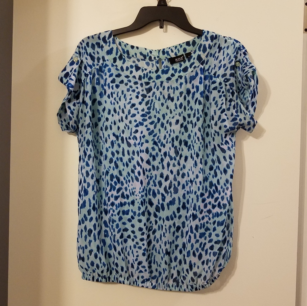 Blue leopard print top
